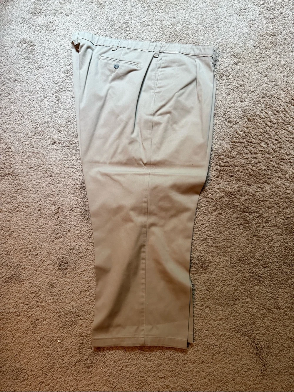 Lee Men's Khaki Pleated Chino Pants - Light Tan